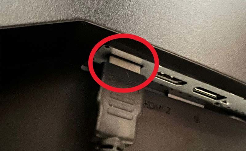 Siyah Ekran Hatası alıyorsanız sebebi tam oturmamış HDMI kablosu olabilir Siyah Ekran Hatası alıyorsanız sebebi tam oturmamış HDMI kablosu olabilir