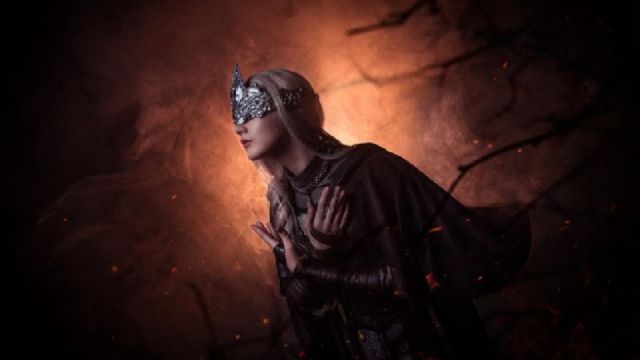 Dark Souls 3 için şahane bir cosplay çalışması daha Dark Souls 3 için şahane bir cosplay çalışması daha