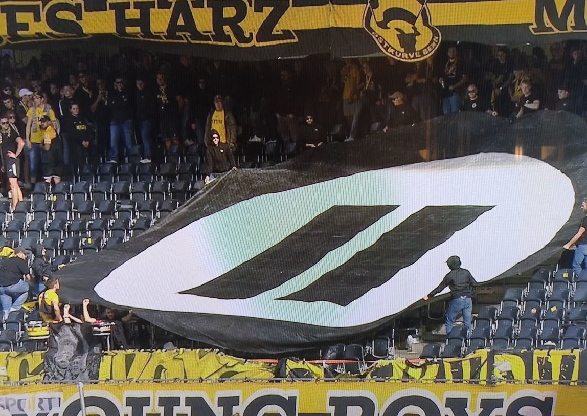 Futbol müsabakası eSpor karşıtı protestolara sahne oldu Futbol müsabakası eSpor karşıtı protestolara sahne oldu
