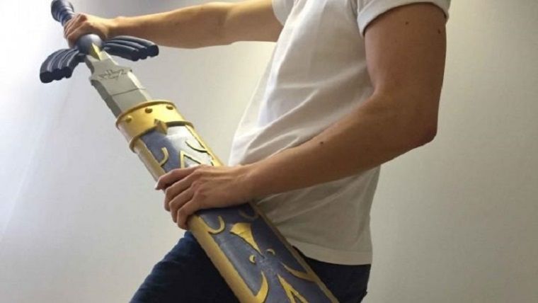 Ev arkadaşını Zelda kılıcıyla dövdü, tutuklandı Ev arkadaşını Zelda kılıcıyla dövdü, tutuklandı