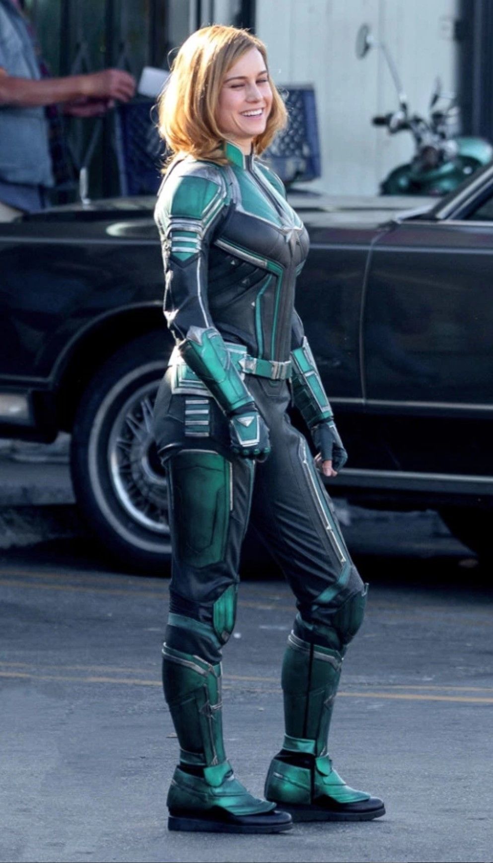 Brie Larson'ın Captain Marvel kostümünün ilk fotoğrafı yayınlandı Brie Larson'ın Captain Marvel kostümünün ilk fotoğrafı yayınlandı