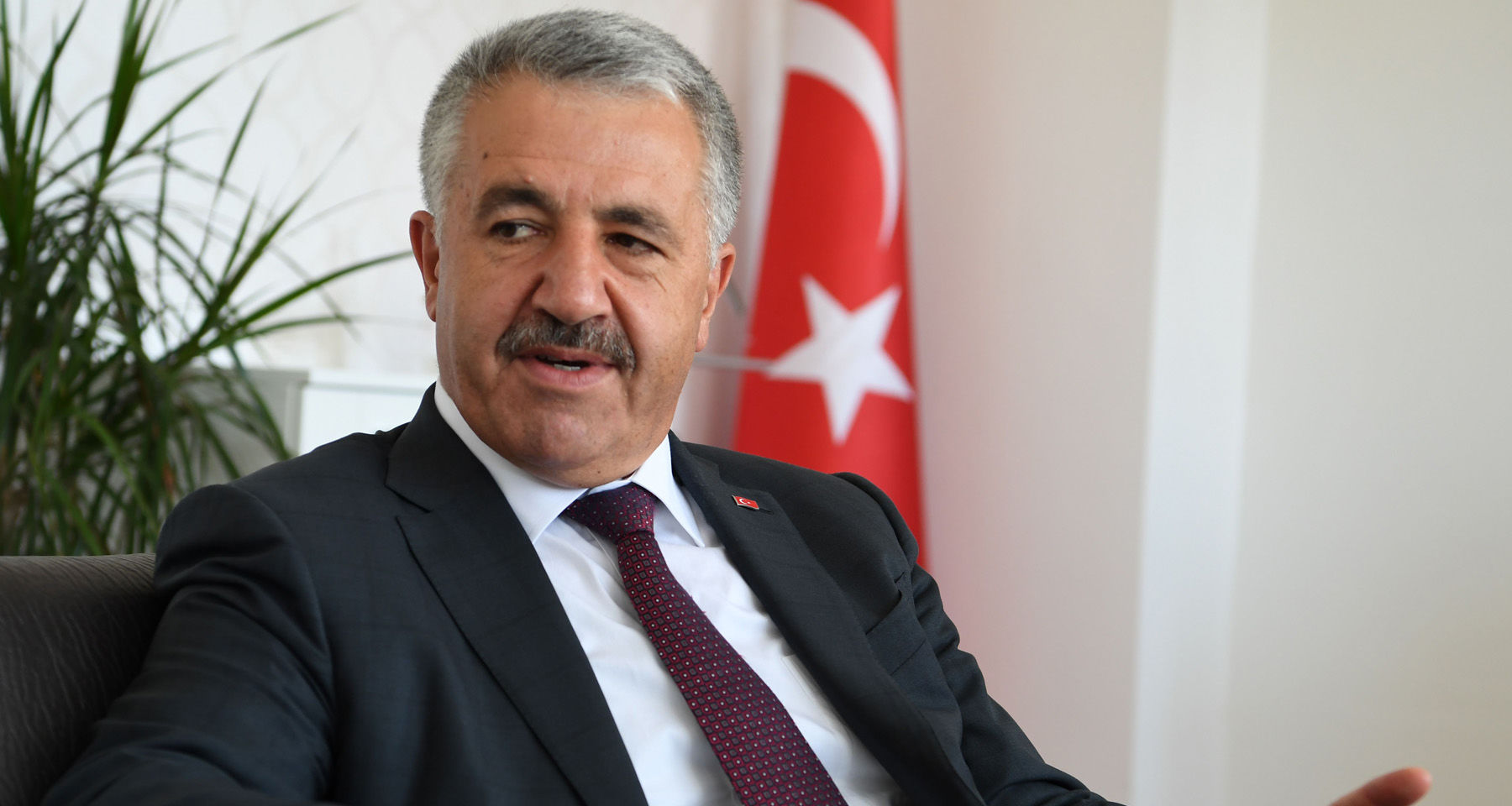 Bakan Ahmet Arslan, Mavi Balina'nın engellenemediğini açıkladı Bakan Ahmet Arslan, Mavi Balina'nın engellenemediğini açıkladı