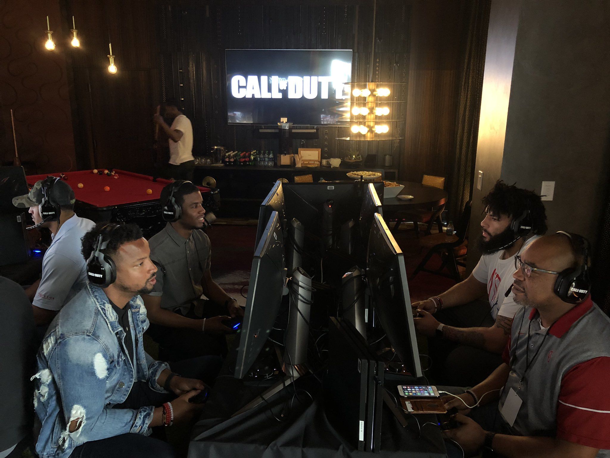 Oyunun partnerleri yeni Call of Duty'i oynamaya başlamış bile - 1