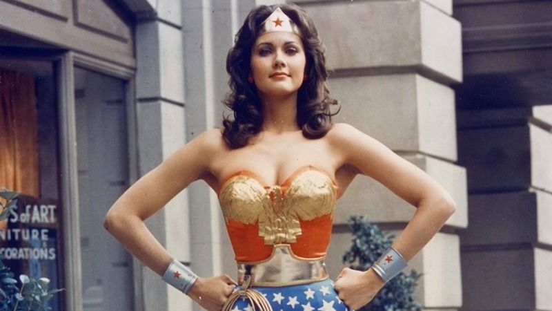 Lynda Carter’a Anlamlı Wonder Woman Kutlaması Lynda Carter’a Anlamlı Wonder Woman Kutlaması