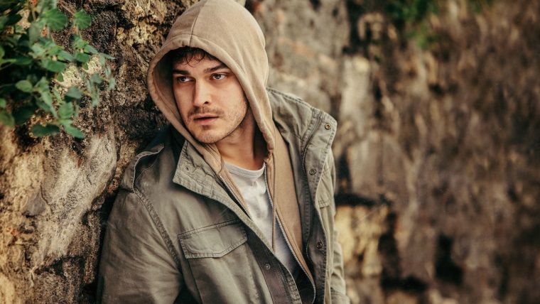 Netflix'in ilk Türk dizisi Muhafız'ın yayın tarihi belli oldu Netflix'in ilk Türk dizisi Muhafız'ın yayın tarihi belli oldu