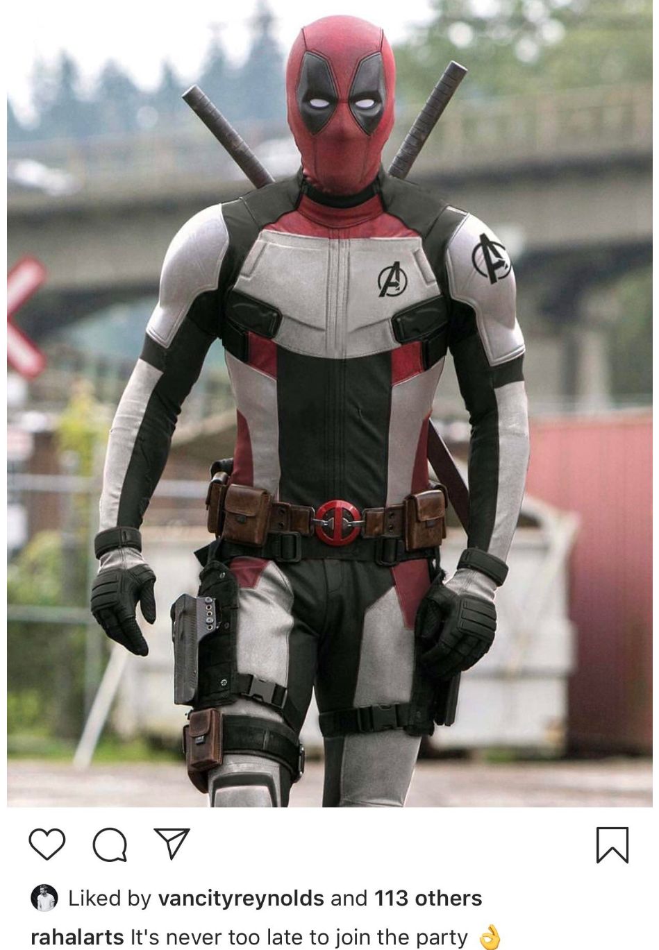 Deadpool'un, Avengers kostümü hayranları birbirine düşürdü Deadpool'un, Avengers kostümü hayranları birbirine düşürdü