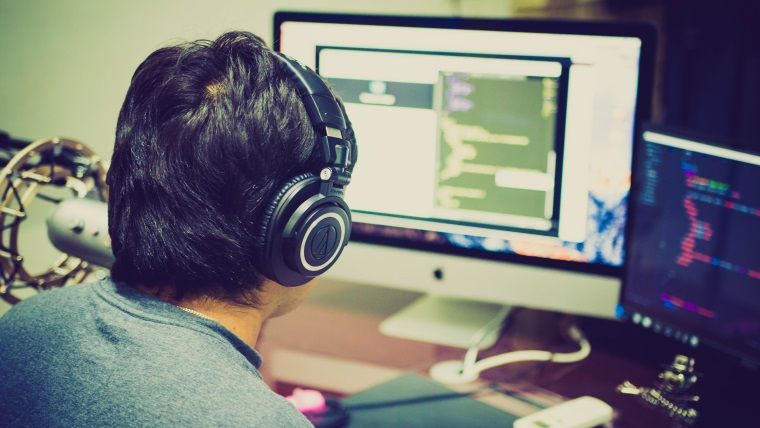 Ücretli ve ücretsiz en iyi oyun yapma programları (2023) Ücretli ve ücretsiz en iyi oyun yapma programları (2023)
