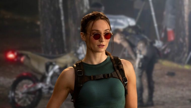 Tomb Raider Setinden Lara Croft’un Bıçak Dövüşü Ve Motosiklet Kaçışı Görüntülendi Tomb Raider Setinden Lara Croft’un Bıçak Dövüşü Ve Motosiklet Kaçışı Görüntülendi