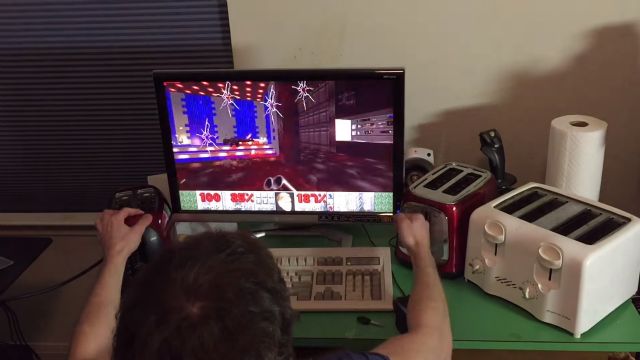 Tost makinesi ile Doom oynamak mı!? Tost makinesi ile Doom oynamak mı!?
