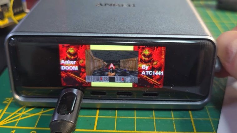 Doom Taşınabilir Güç Kaynağında Çalıştırıldı Doom Taşınabilir Güç Kaynağında Çalıştırıldı