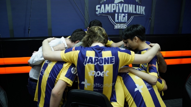 Fenerbahçe eSpor, Şampiyonluk Ligi’ni lider tamamladı Fenerbahçe eSpor, Şampiyonluk Ligi’ni lider tamamladı