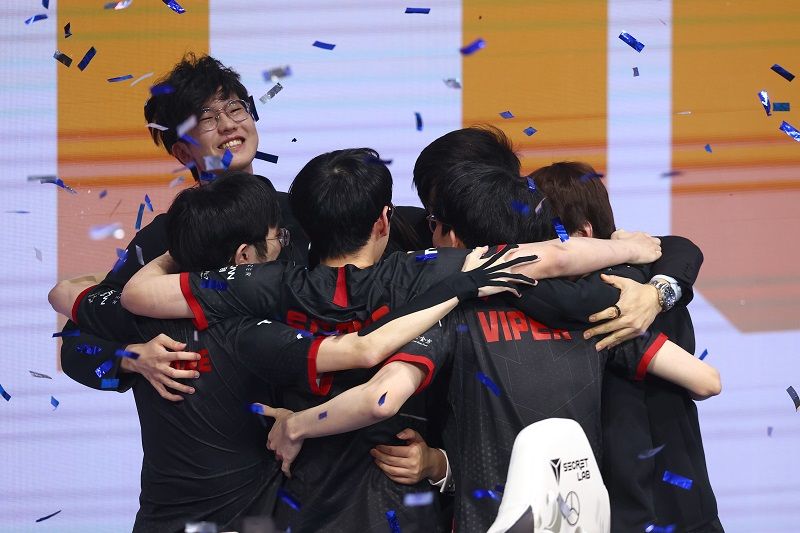 Worlds 2021'de şampiyon Edward Gaming oldu Worlds 2021'de şampiyon Edward Gaming oldu