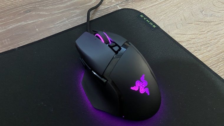 Razer Basilisk V3 inceleme + Razer Strider Mouse Pad Razer Basilisk V3 inceleme + Razer Strider Mouse Pad