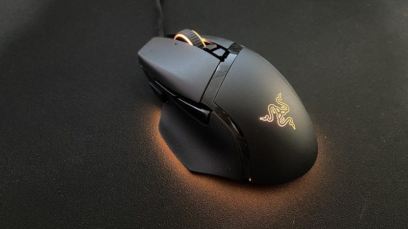 Razer Basilisk V3 inceleme + Razer Strider Mouse Pad - 1 Razer Basilisk V3 inceleme + Razer Strider Mouse Pad - 1
