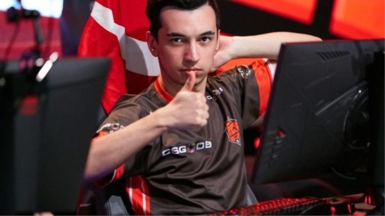 Türk CS:GO oyuncusu dünyanın en iyi 12. oyuncusu seçildi Türk CS:GO oyuncusu dünyanın en iyi 12. oyuncusu seçildi