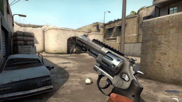 CS: GO'nun, R8 Revolver'ının gücü düşürüldü! CS: GO'nun, R8 Revolver'ının gücü düşürüldü!