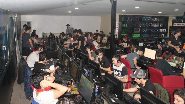 Zocco's Teras Counter-Strike: Global Offensive turnuvasının galibi belli oldu Zocco's Teras Counter-Strike: Global Offensive turnuvasının galibi belli oldu