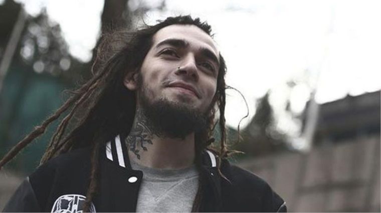 Ünlü rap sanatçısı Ezhel çıktığı ilk duruşmada beraat etti Ünlü rap sanatçısı Ezhel çıktığı ilk duruşmada beraat etti