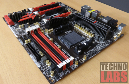 ASRock Fatal1ty 990FX Professional - 3 ASRock Fatal1ty 990FX Professional - 3