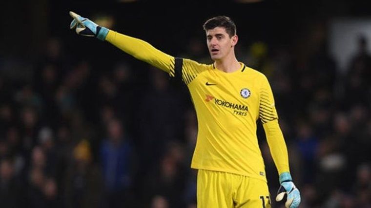 Chelsea'nin kalecisi Fortnite işlemeli kaleci eldiveni kullanıyor Chelsea'nin kalecisi Fortnite işlemeli kaleci eldiveni kullanıyor