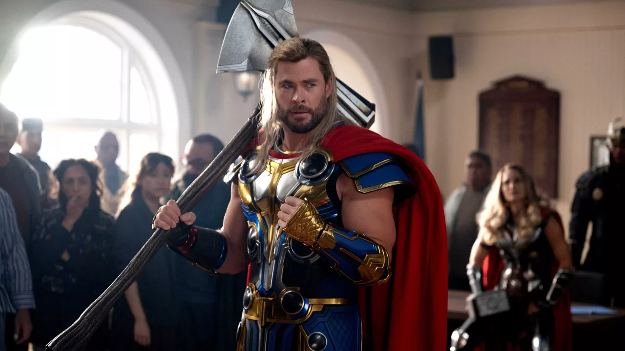 Thor’un Stormbreaker’ından Daha Güçlü 7 MCU Silahı Thor’un Stormbreaker’ından Daha Güçlü 7 MCU Silahı