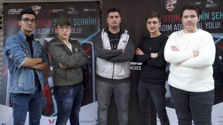 Wolfcity İzmir Turnuvası’nda şampiyon TeamBOss takımı oldu Wolfcity İzmir Turnuvası’nda şampiyon TeamBOss takımı oldu