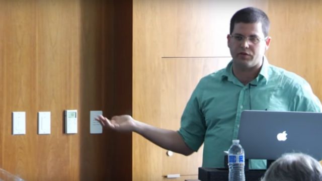 Oculus yöneticisi pedofili suçuyla tutuklandı Oculus yöneticisi pedofili suçuyla tutuklandı