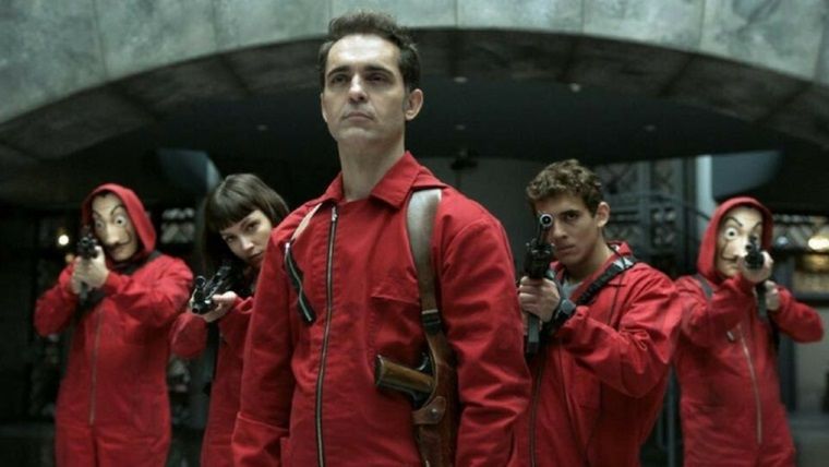 Melih Gökçek de sevilen dizi La Casa de Papel furyasına katıldı Melih Gökçek de sevilen dizi La Casa de Papel furyasına katıldı