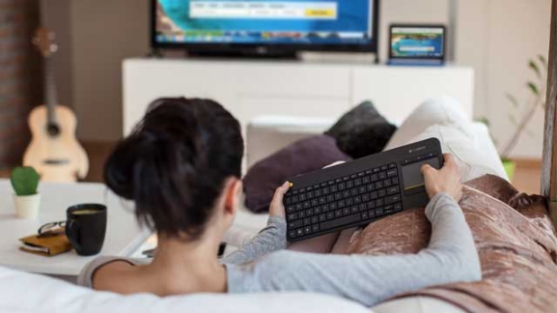 Logitech K400 Plus ile televizyonunuzu kontrol edin - 1 Logitech K400 Plus ile televizyonunuzu kontrol edin - 1