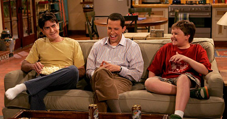 Kara Ekran #61: Two and a Half Men (Köşe Yazısı) - 4