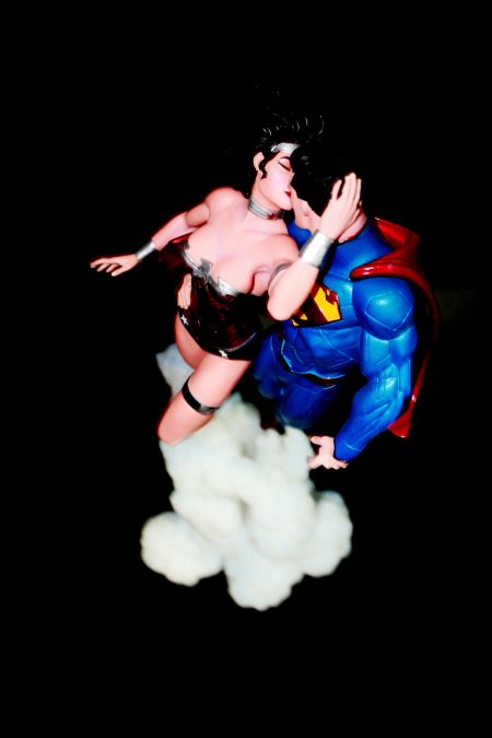 Superman & Wonder Woman The Kiss Statue (Figür İnceleme) - 1 Superman & Wonder Woman The Kiss Statue (Figür İnceleme) - 1