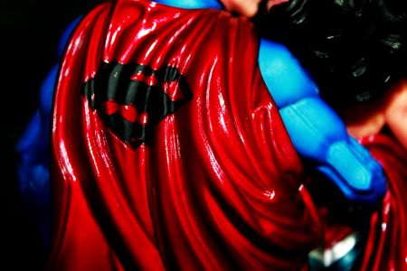 Superman & Wonder Woman The Kiss Statue (Figür İnceleme) - 4 Superman & Wonder Woman The Kiss Statue (Figür İnceleme) - 4